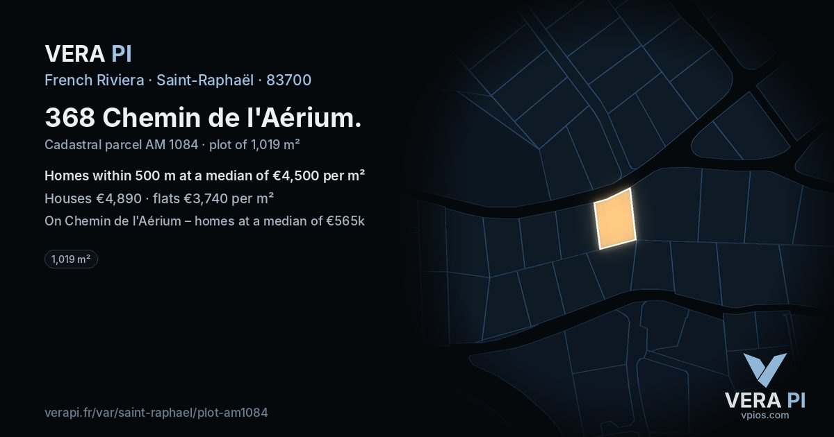 368 Chemin de l'Aérium, Saint-Raphaël at night – the plot lit, the parcels around coloured by the prices near them