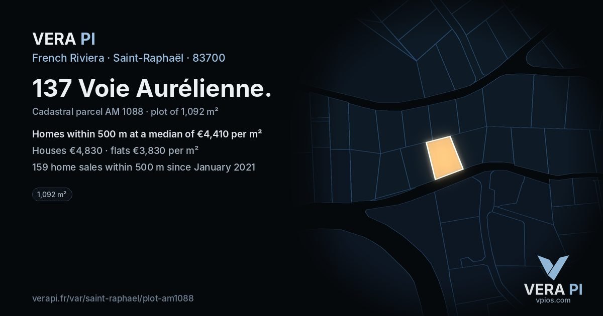 137 Voie Aurélienne, Saint-Raphaël at night – the plot lit, the parcels around coloured by the prices near them