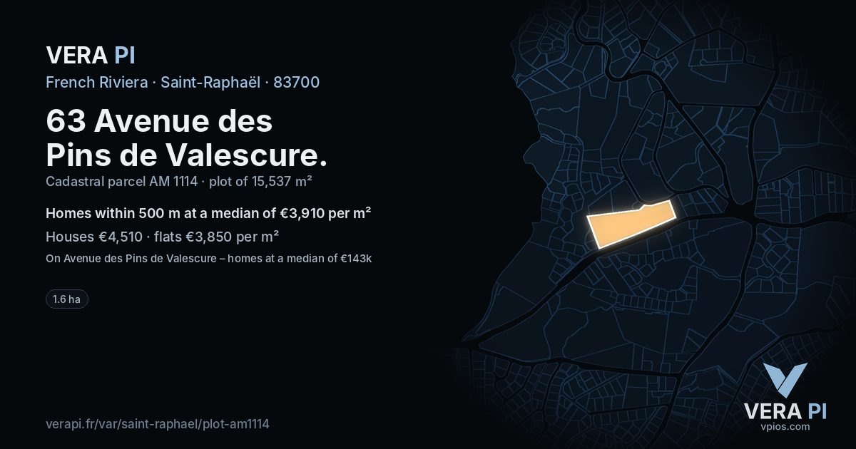 63 Avenue des Pins de Valescure, Saint-Raphaël at night – the plot lit, the parcels around coloured by the prices near them