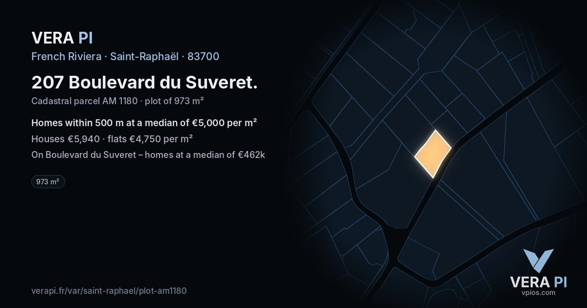207 Boulevard du Suveret, Saint-Raphaël at night – the plot lit, the parcels around coloured by the prices near them