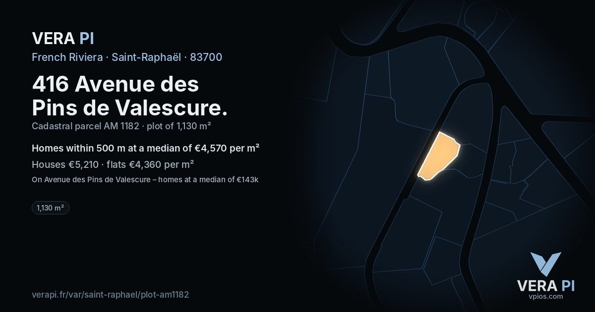 416 Avenue des Pins de Valescure, Saint-Raphaël at night – the plot lit, the parcels around coloured by the prices near them