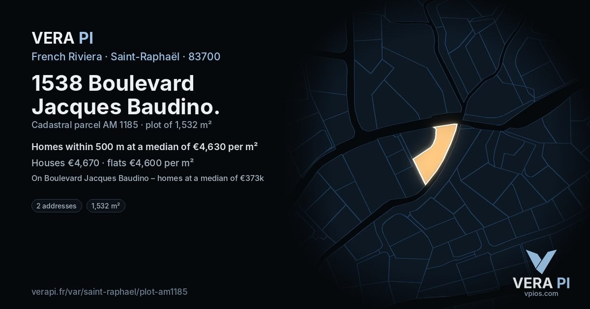 1538 Boulevard Jacques Baudino, Saint-Raphaël at night – the plot lit, the parcels around coloured by the prices near them