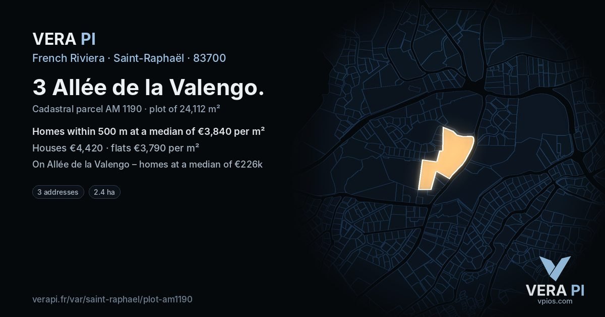 3 Allée de la Valengo, Saint-Raphaël at night – the plot lit, the parcels around coloured by the prices near them