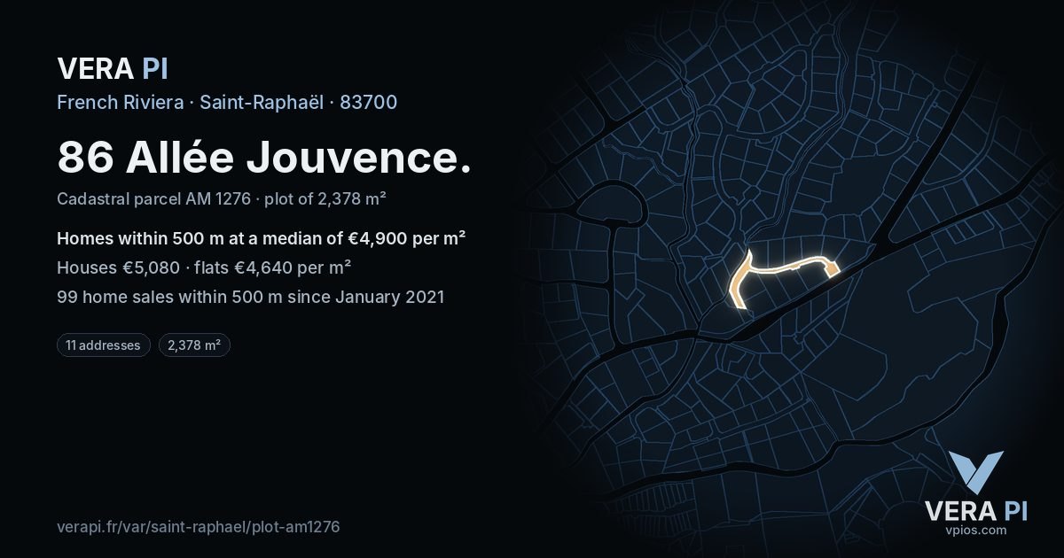 86 Allée Jouvence, Saint-Raphaël at night – the plot lit, the parcels around coloured by the prices near them