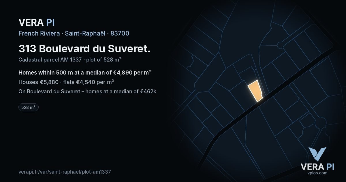 313 Boulevard du Suveret, Saint-Raphaël at night – the plot lit, the parcels around coloured by the prices near them