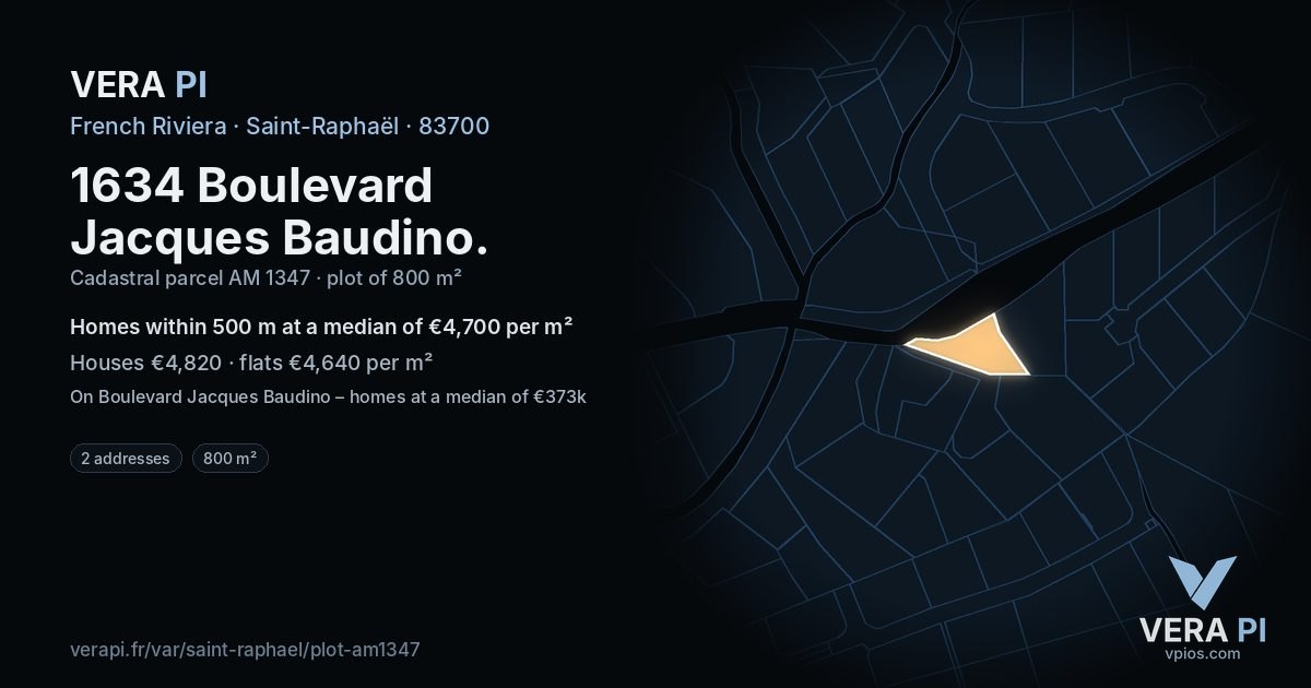 1634 Boulevard Jacques Baudino, Saint-Raphaël at night – the plot lit, the parcels around coloured by the prices near them
