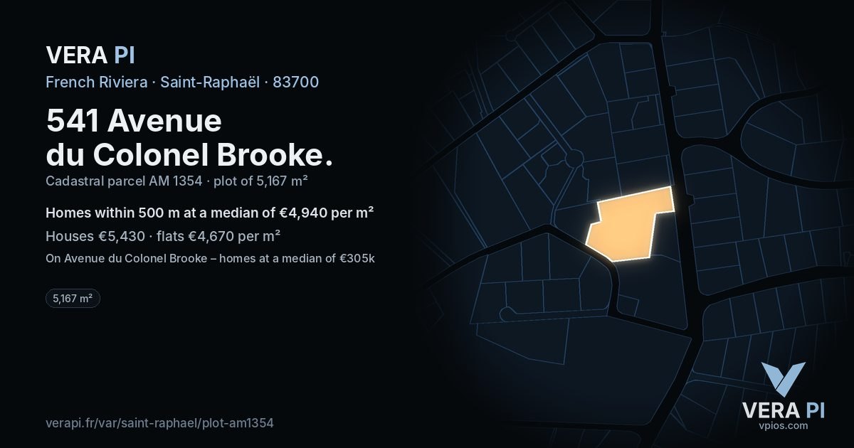 541 Avenue du Colonel Brooke, Saint-Raphaël at night – the plot lit, the parcels around coloured by the prices near them