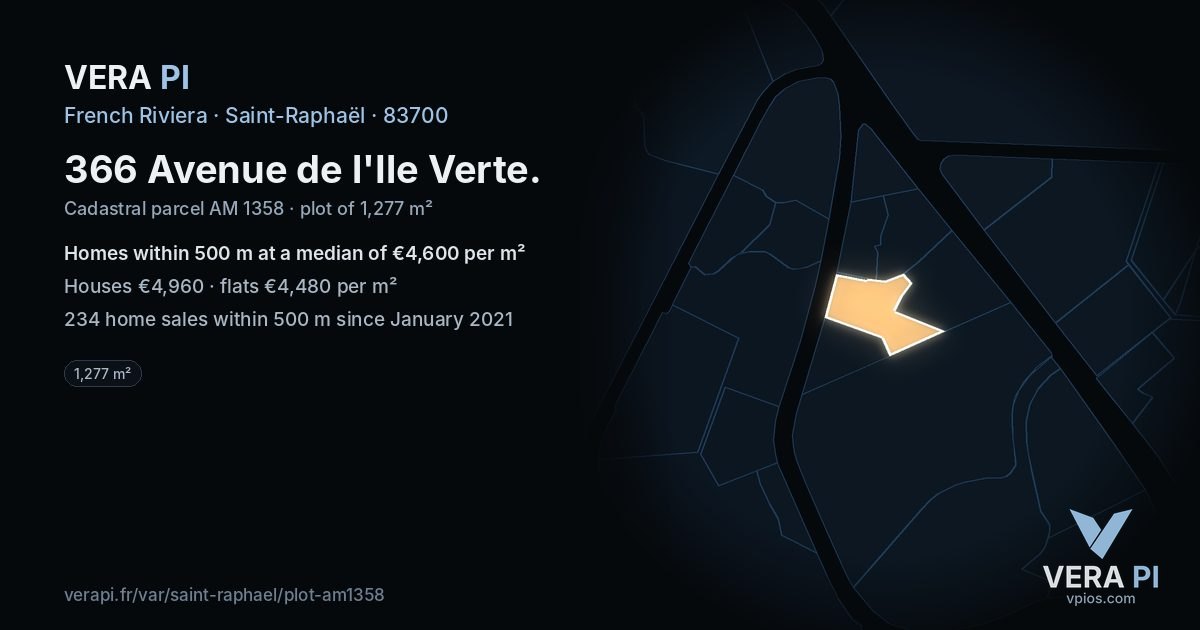366 Avenue de l'Ile Verte, Saint-Raphaël at night – the plot lit, the parcels around coloured by the prices near them