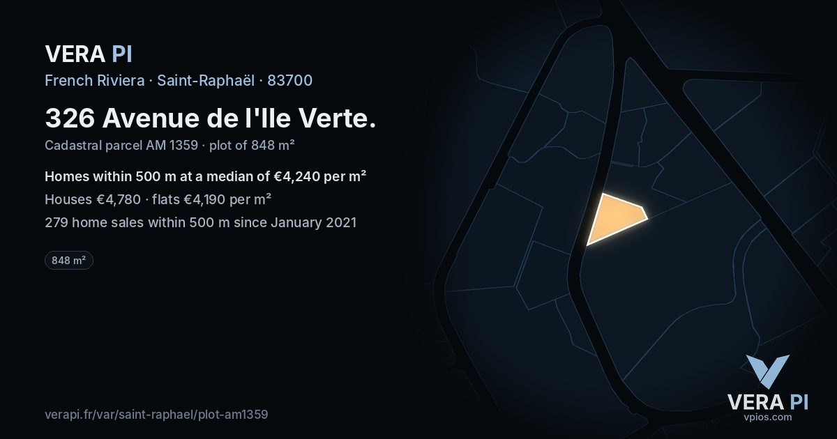 326 Avenue de l'Ile Verte, Saint-Raphaël at night – the plot lit, the parcels around coloured by the prices near them