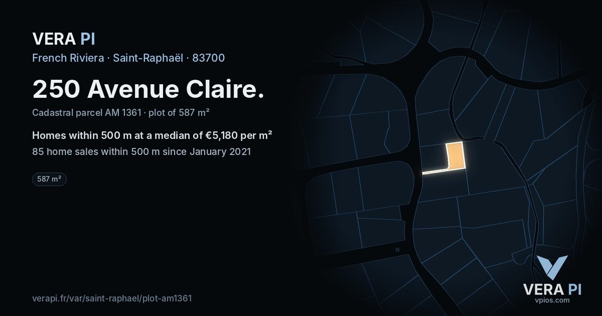 250 Avenue Claire, Saint-Raphaël at night – the plot lit, the parcels around coloured by the prices near them