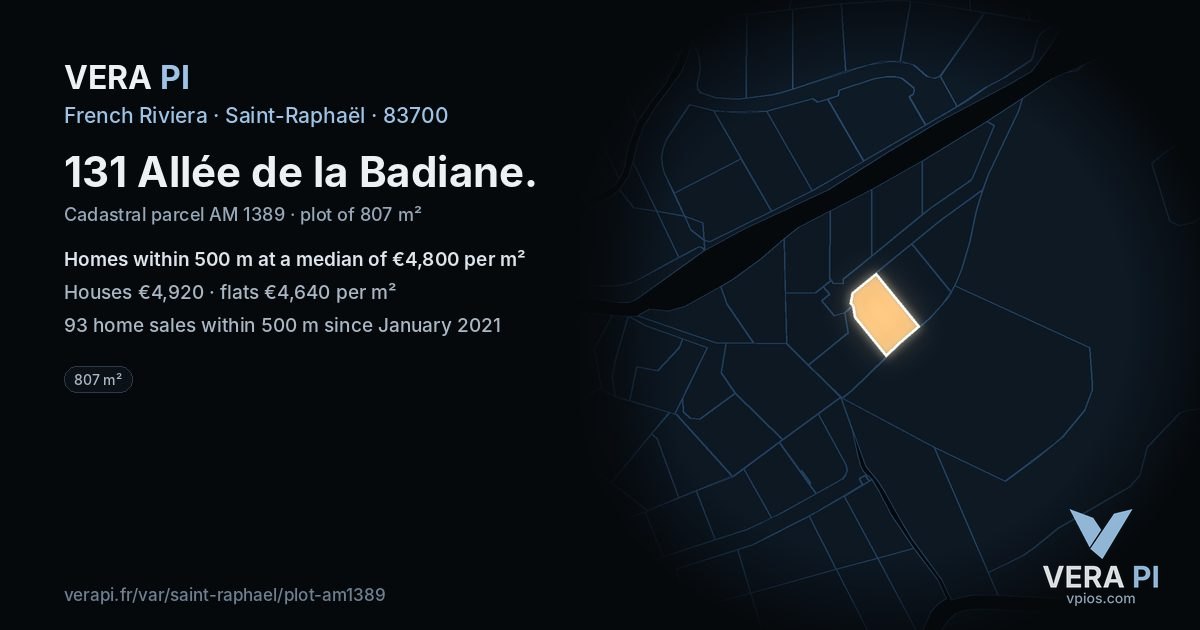 131 Allée de la Badiane, Saint-Raphaël at night – the plot lit, the parcels around coloured by the prices near them