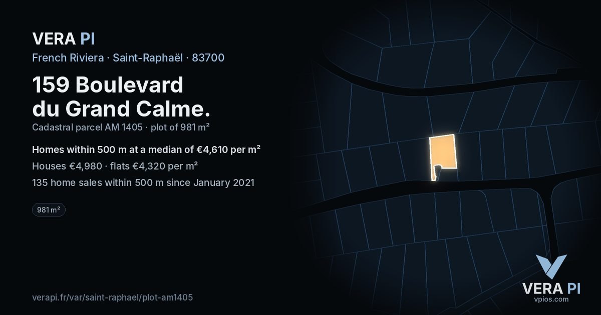 159 Boulevard du Grand Calme, Saint-Raphaël at night – the plot lit, the parcels around coloured by the prices near them