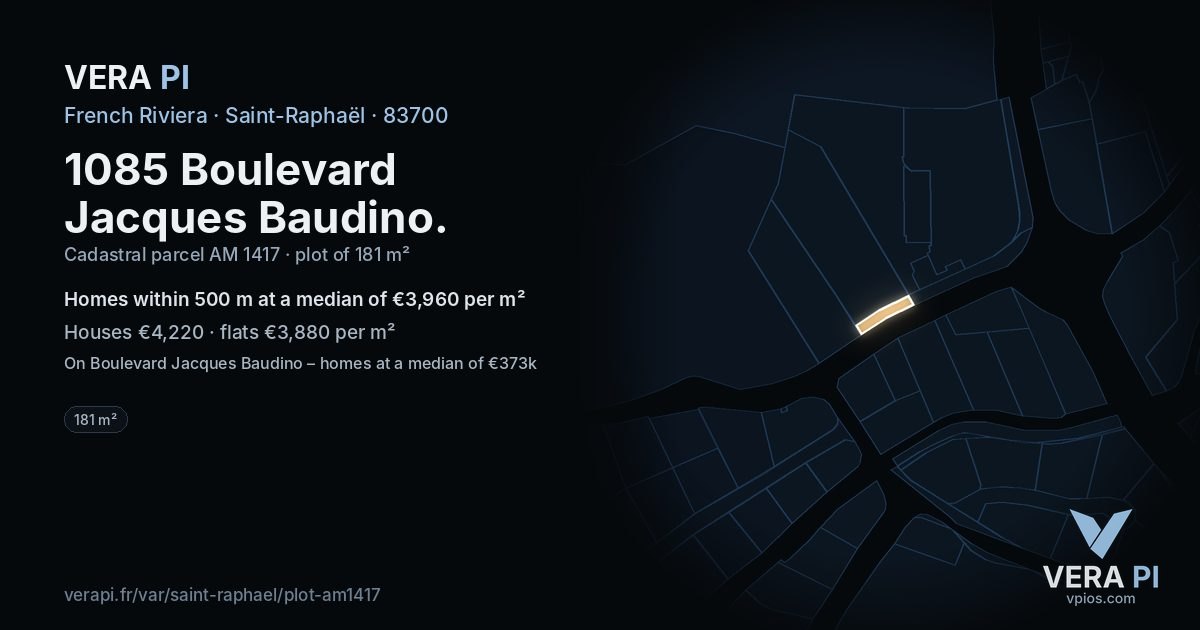 1085 Boulevard Jacques Baudino, Saint-Raphaël at night – the plot lit, the parcels around coloured by the prices near them
