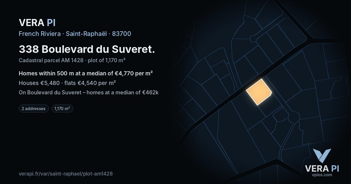 338 Boulevard du Suveret, Saint-Raphaël at night – the plot lit, the parcels around coloured by the prices near them