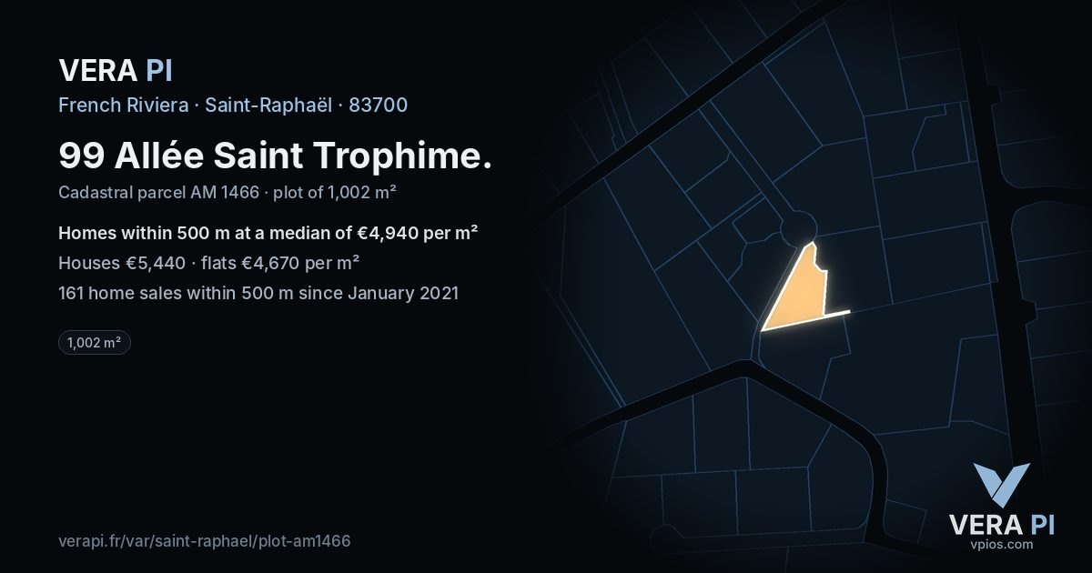 99 Allée Saint Trophime, Saint-Raphaël at night – the plot lit, the parcels around coloured by the prices near them