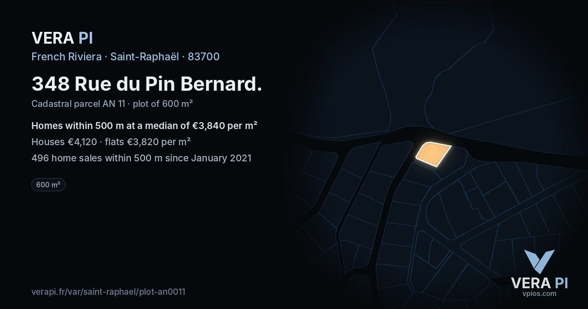 348 Rue du Pin Bernard, Saint-Raphaël at night – the plot lit, the parcels around coloured by the prices near them
