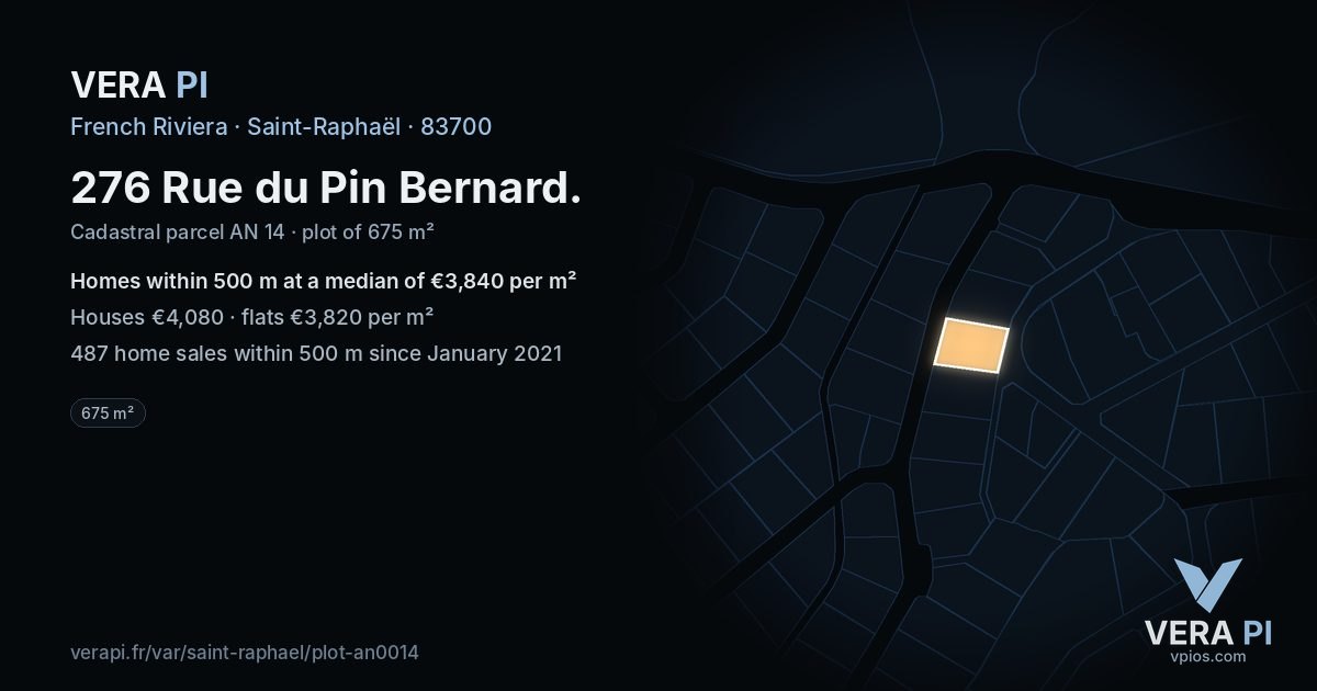 276 Rue du Pin Bernard, Saint-Raphaël at night – the plot lit, the parcels around coloured by the prices near them