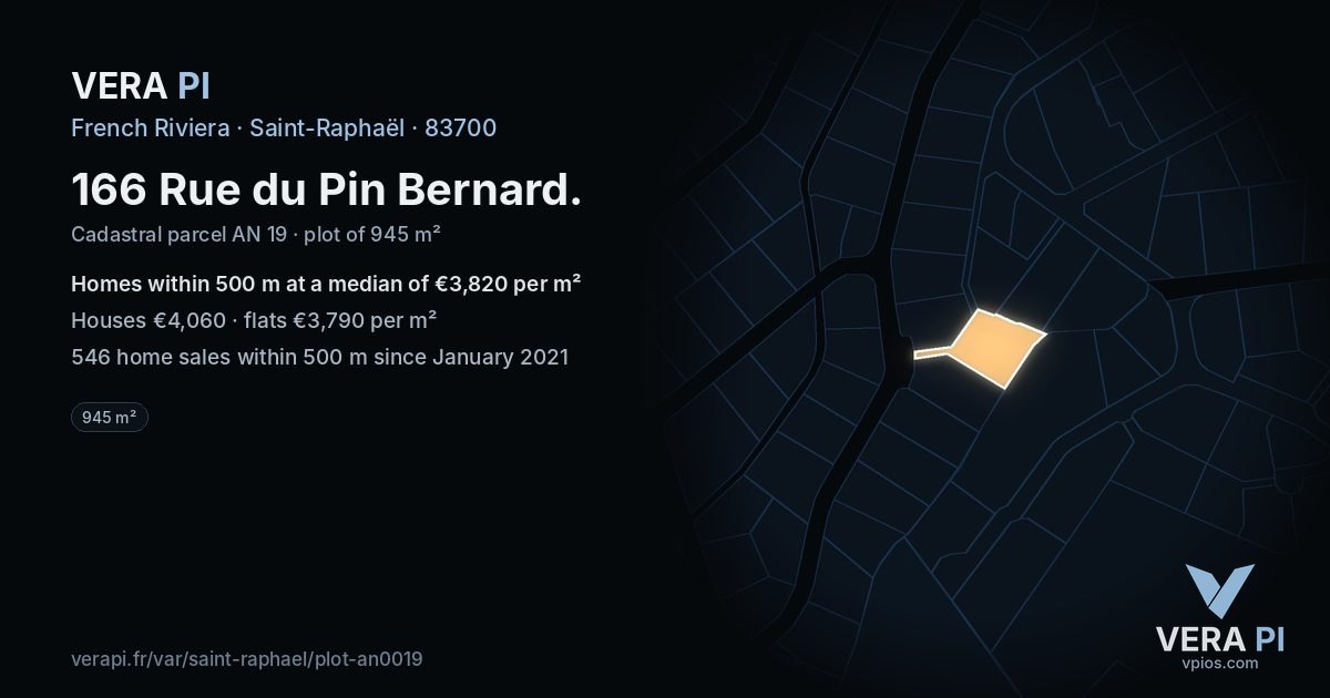 166 Rue du Pin Bernard, Saint-Raphaël at night – the plot lit, the parcels around coloured by the prices near them