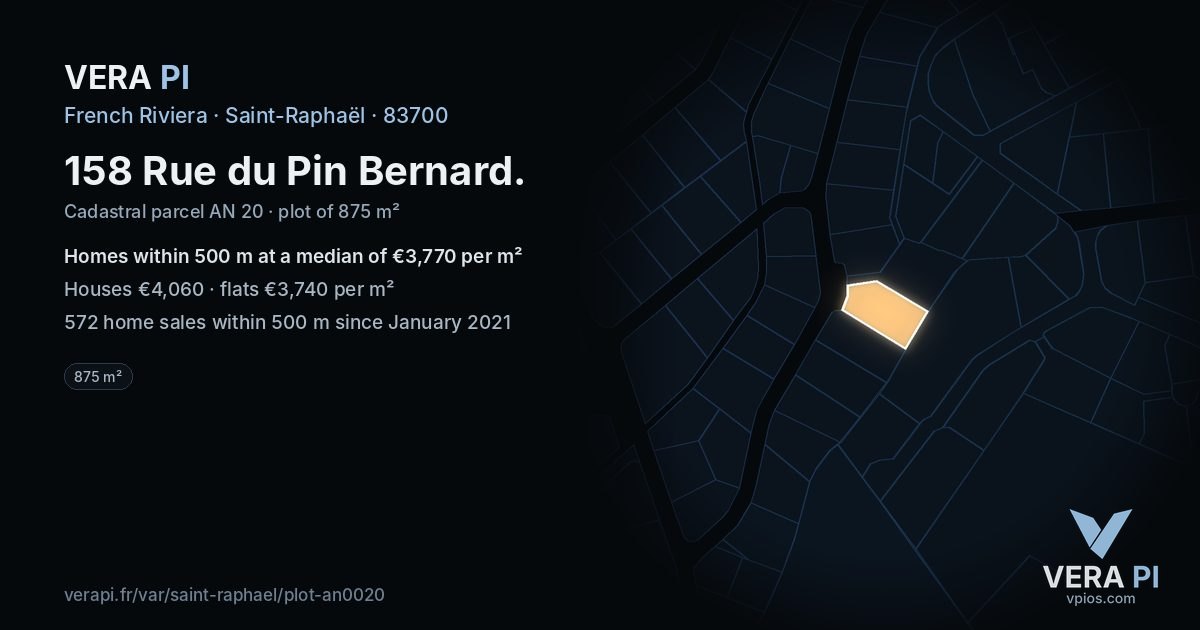 158 Rue du Pin Bernard, Saint-Raphaël at night – the plot lit, the parcels around coloured by the prices near them
