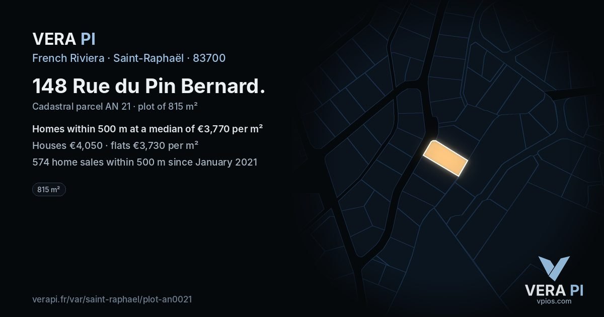 148 Rue du Pin Bernard, Saint-Raphaël at night – the plot lit, the parcels around coloured by the prices near them
