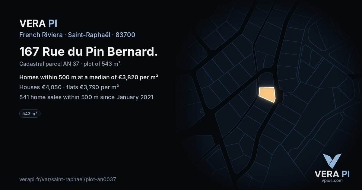 167 Rue du Pin Bernard, Saint-Raphaël at night – the plot lit, the parcels around coloured by the prices near them