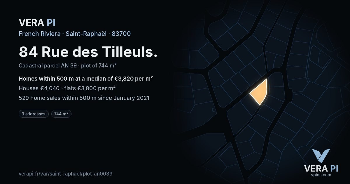 84 Rue des Tilleuls, Saint-Raphaël at night – the plot lit, the parcels around coloured by the prices near them