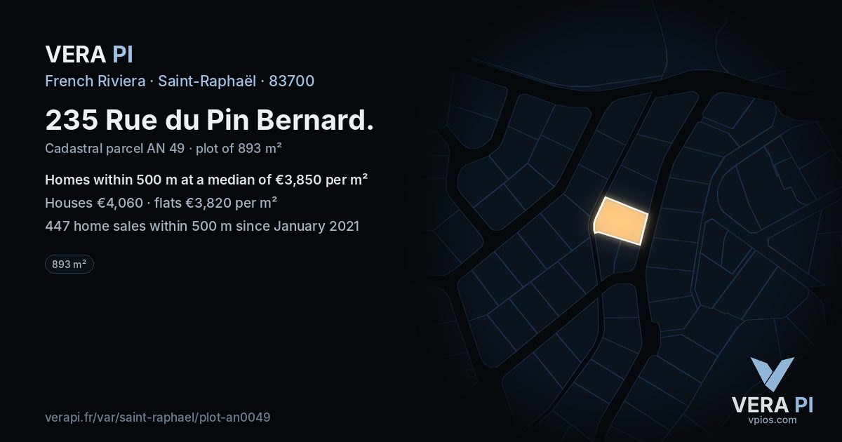 235 Rue du Pin Bernard, Saint-Raphaël at night – the plot lit, the parcels around coloured by the prices near them