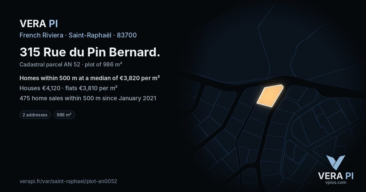 315 Rue du Pin Bernard, Saint-Raphaël at night – the plot lit, the parcels around coloured by the prices near them