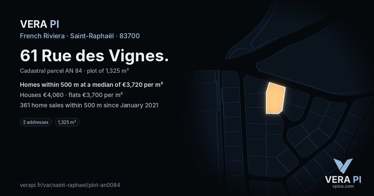 61 Rue des Vignes, Saint-Raphaël at night – the plot lit, the parcels around coloured by the prices near them