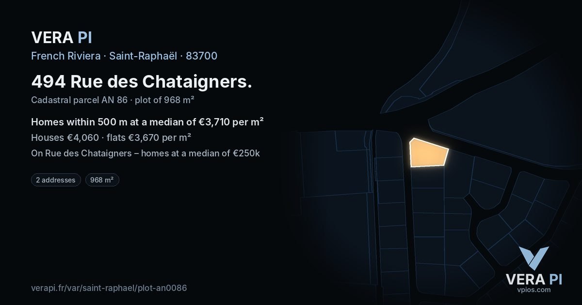 494 Rue des Chataigners, Saint-Raphaël at night – the plot lit, the parcels around coloured by the prices near them