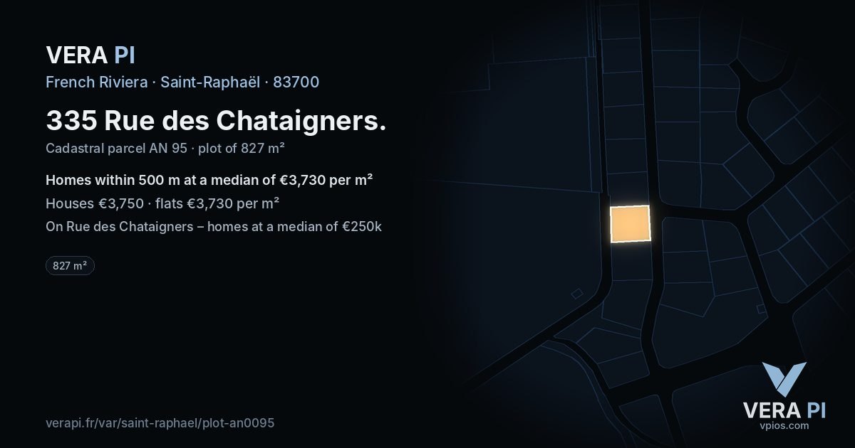 335 Rue des Chataigners, Saint-Raphaël at night – the plot lit, the parcels around coloured by the prices near them