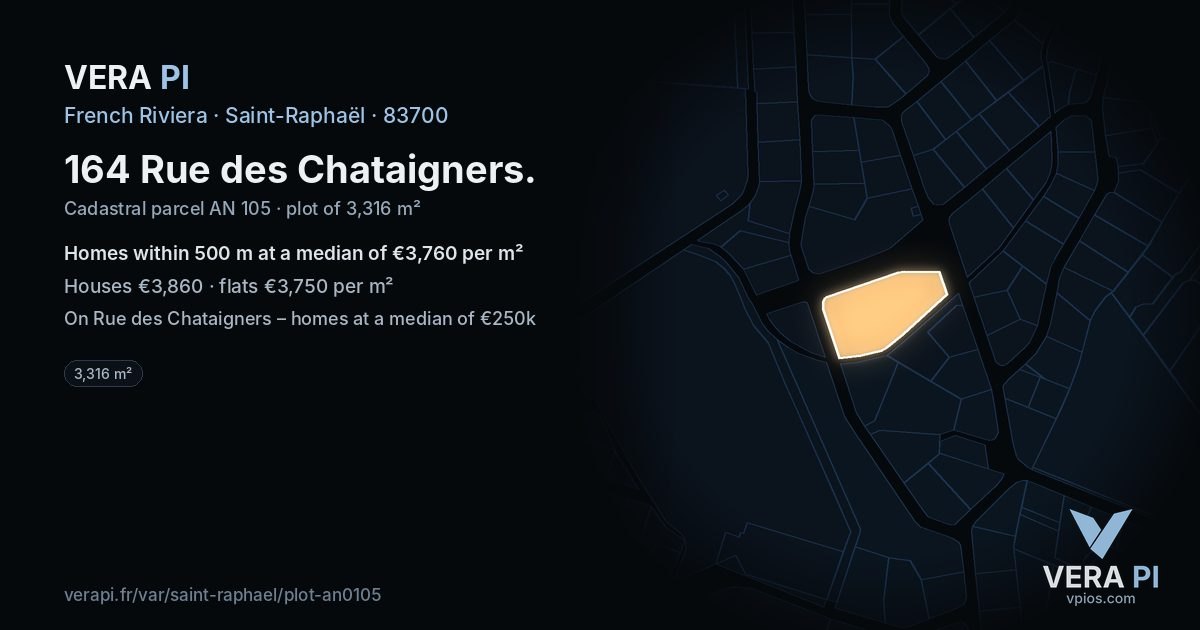 164 Rue des Chataigners, Saint-Raphaël at night – the plot lit, the parcels around coloured by the prices near them