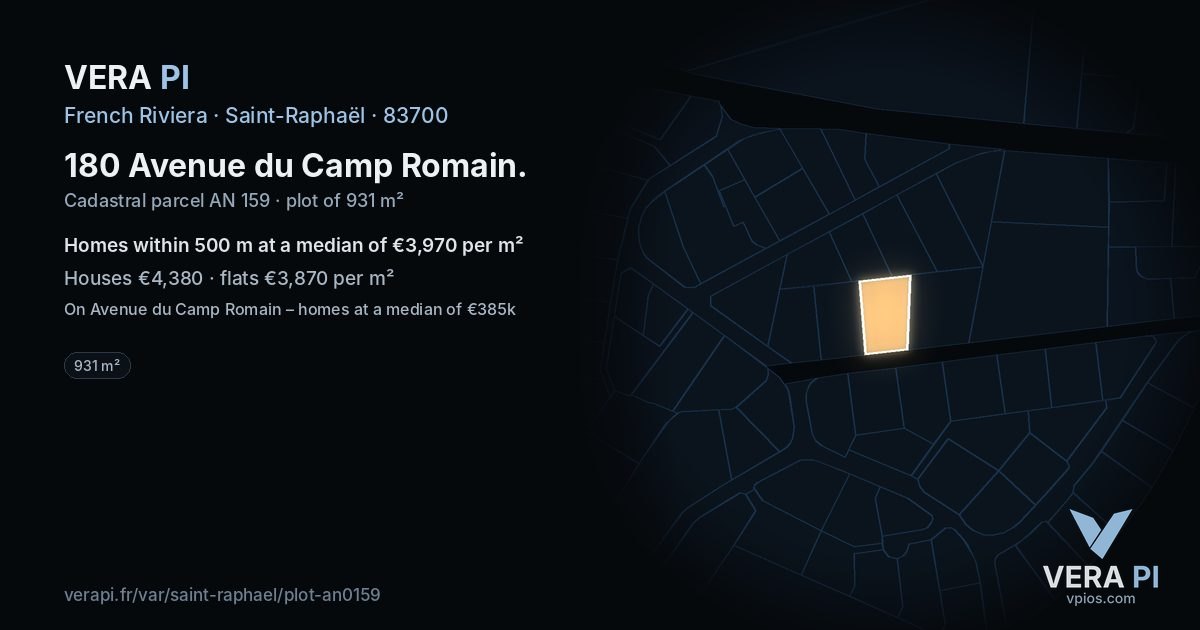 180 Avenue du Camp Romain, Saint-Raphaël at night – the plot lit, the parcels around coloured by the prices near them