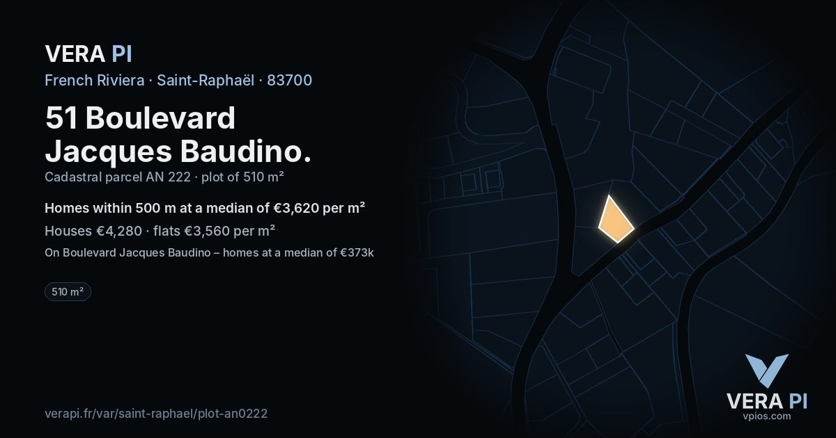 51 Boulevard Jacques Baudino, Saint-Raphaël at night – the plot lit, the parcels around coloured by the prices near them