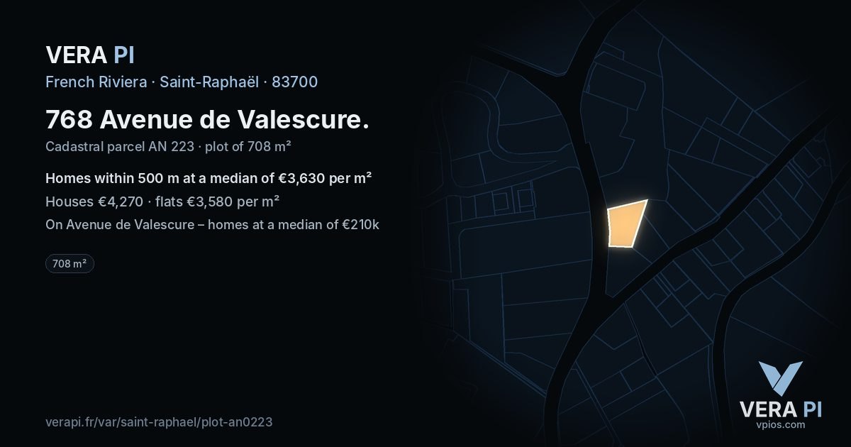 768 Avenue de Valescure, Saint-Raphaël at night – the plot lit, the parcels around coloured by the prices near them