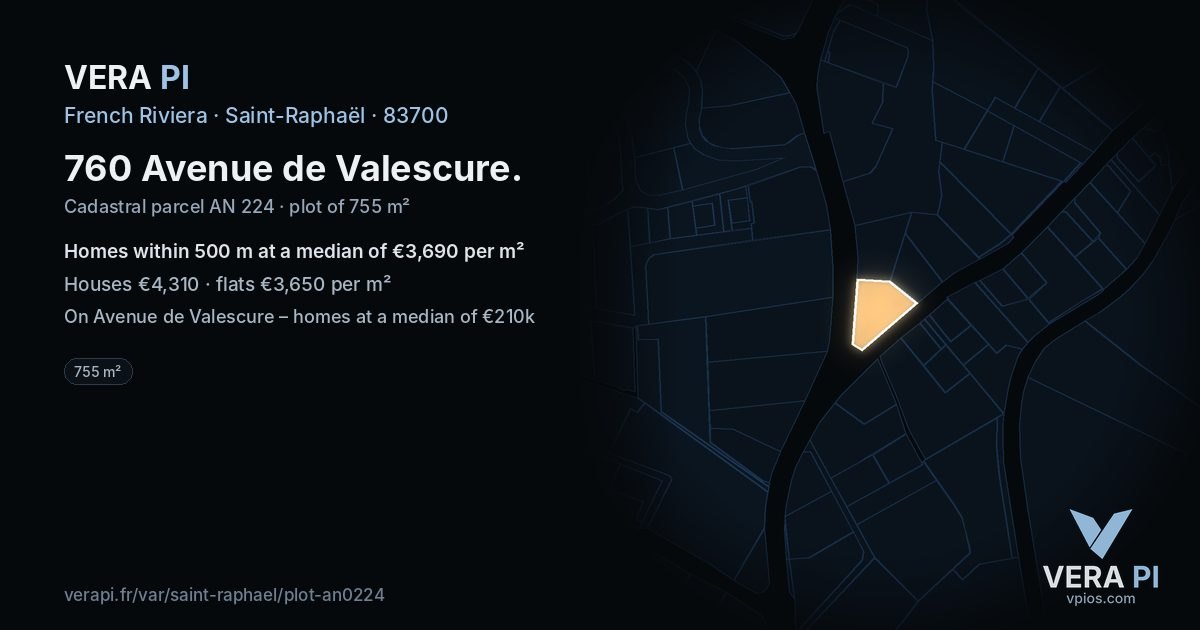 760 Avenue de Valescure, Saint-Raphaël at night – the plot lit, the parcels around coloured by the prices near them