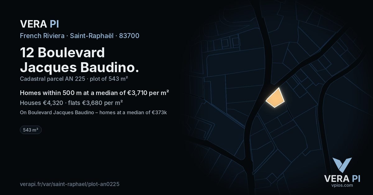 12 Boulevard Jacques Baudino, Saint-Raphaël at night – the plot lit, the parcels around coloured by the prices near them