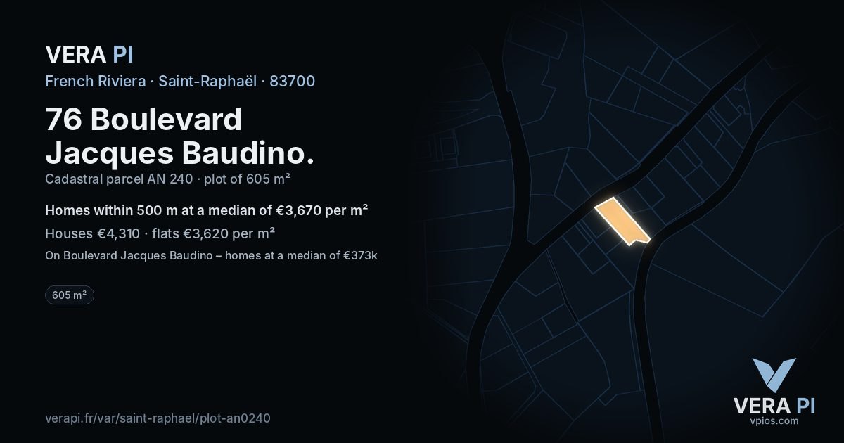 76 Boulevard Jacques Baudino, Saint-Raphaël at night – the plot lit, the parcels around coloured by the prices near them