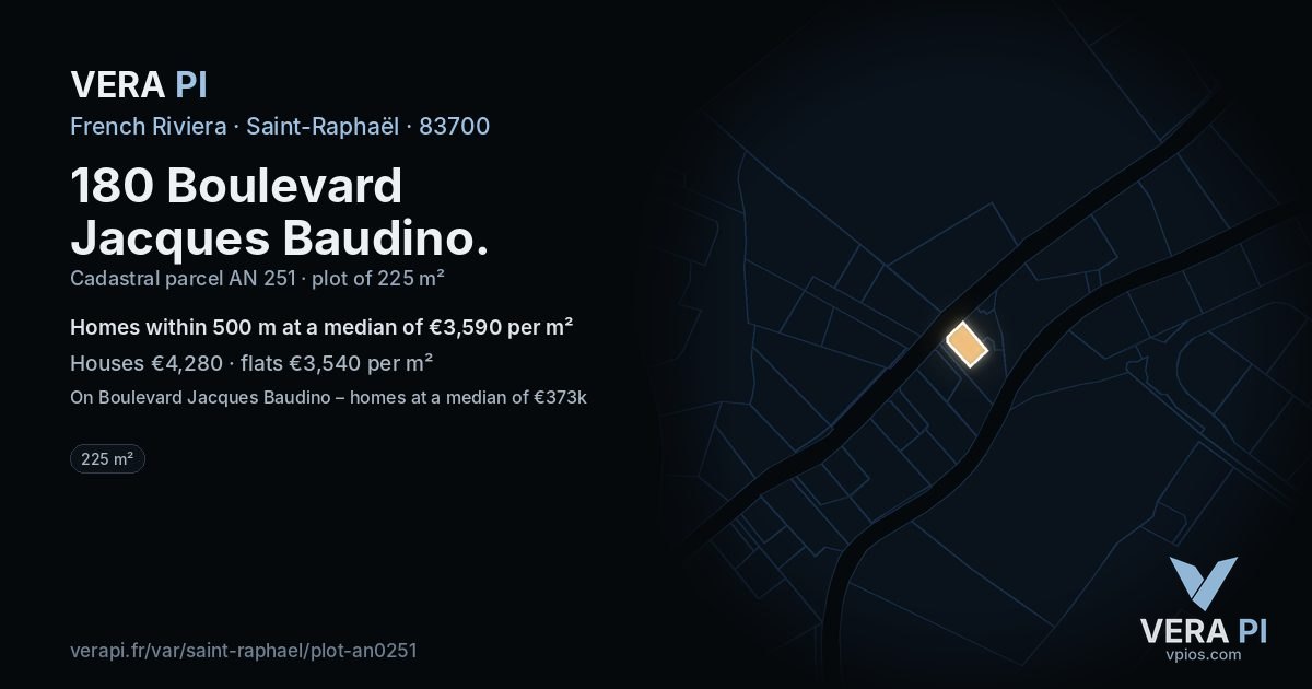 180 Boulevard Jacques Baudino, Saint-Raphaël at night – the plot lit, the parcels around coloured by the prices near them