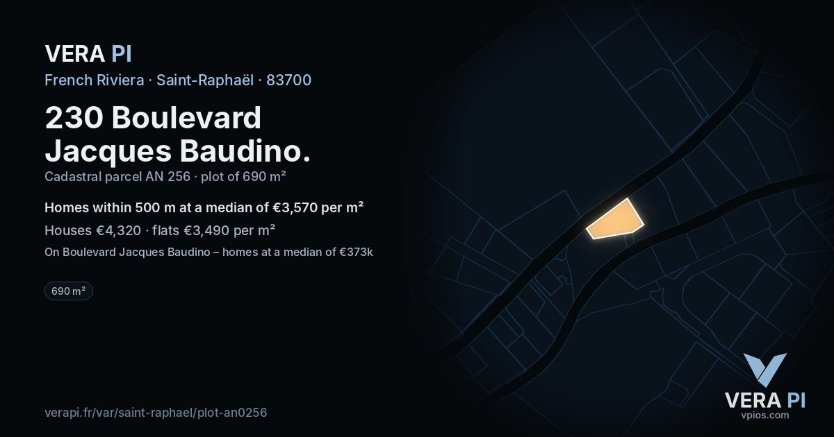 230 Boulevard Jacques Baudino, Saint-Raphaël at night – the plot lit, the parcels around coloured by the prices near them