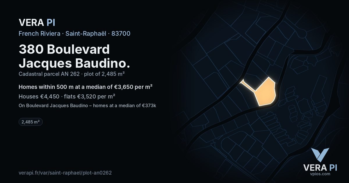 380 Boulevard Jacques Baudino, Saint-Raphaël at night – the plot lit, the parcels around coloured by the prices near them