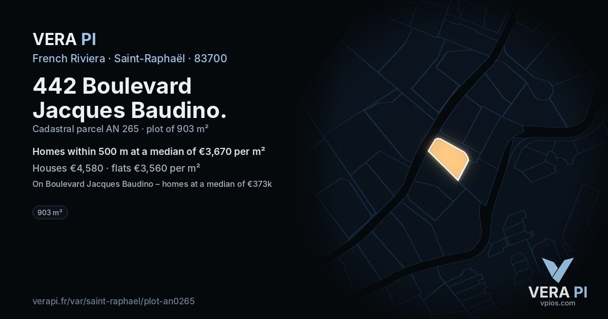 442 Boulevard Jacques Baudino, Saint-Raphaël at night – the plot lit, the parcels around coloured by the prices near them