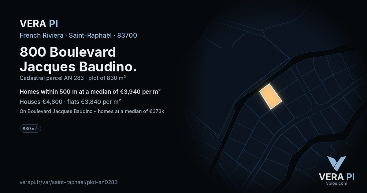 800 Boulevard Jacques Baudino, Saint-Raphaël at night – the plot lit, the parcels around coloured by the prices near them