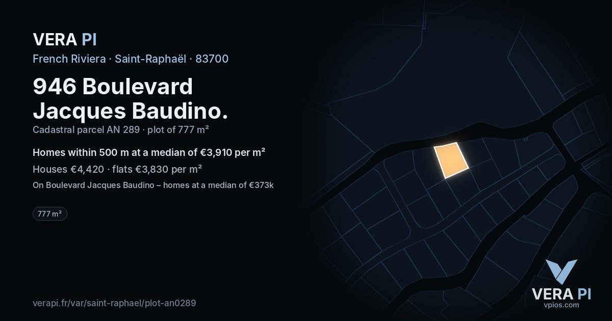 946 Boulevard Jacques Baudino, Saint-Raphaël at night – the plot lit, the parcels around coloured by the prices near them