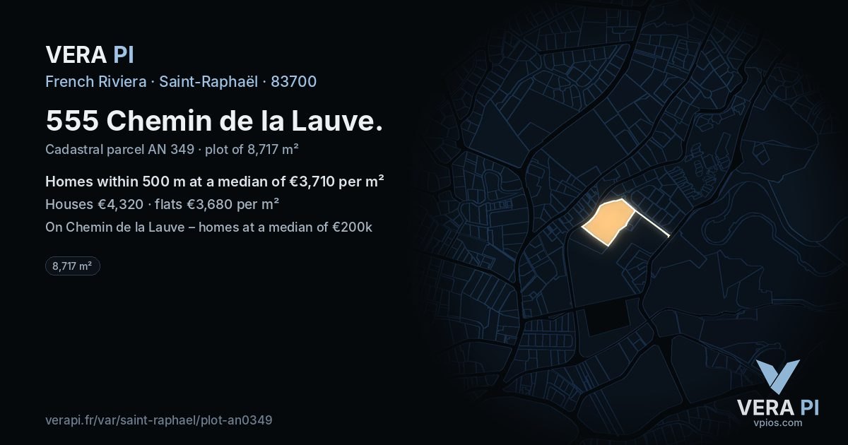 555 Chemin de la Lauve, Saint-Raphaël at night – the plot lit, the parcels around coloured by the prices near them