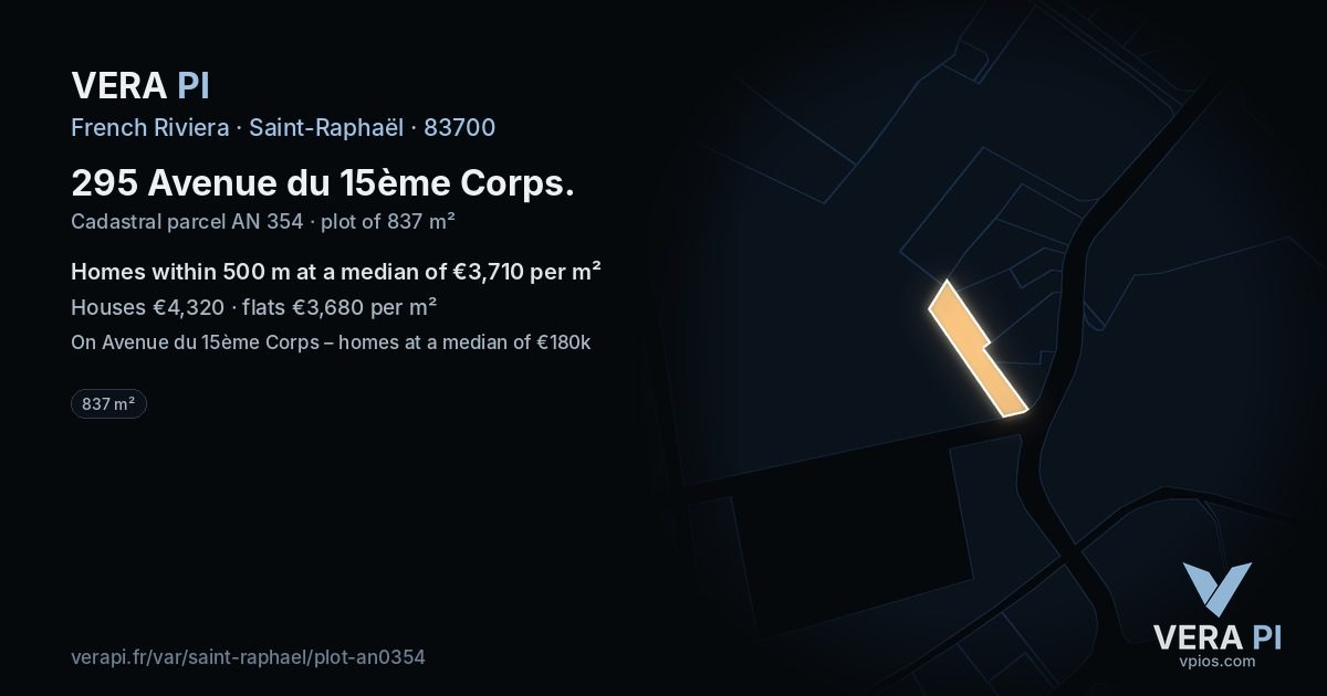 295 Avenue du 15ème Corps, Saint-Raphaël at night – the plot lit, the parcels around coloured by the prices near them