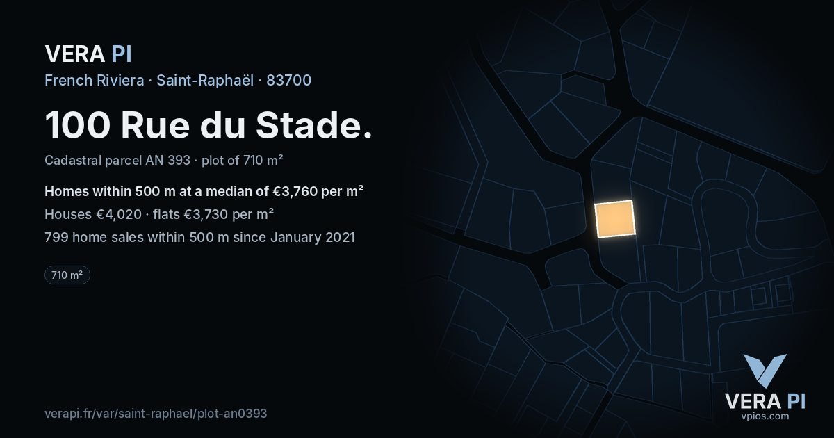 100 Rue du Stade, Saint-Raphaël at night – the plot lit, the parcels around coloured by the prices near them