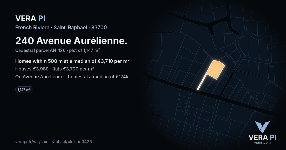 240 Avenue Aurélienne, Saint-Raphaël at night – the plot lit, the parcels around coloured by the prices near them