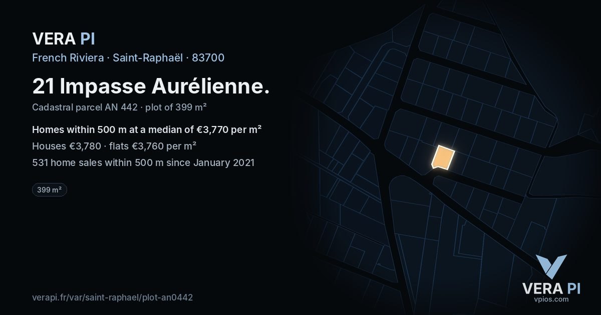 21 Impasse Aurélienne, Saint-Raphaël at night – the plot lit, the parcels around coloured by the prices near them