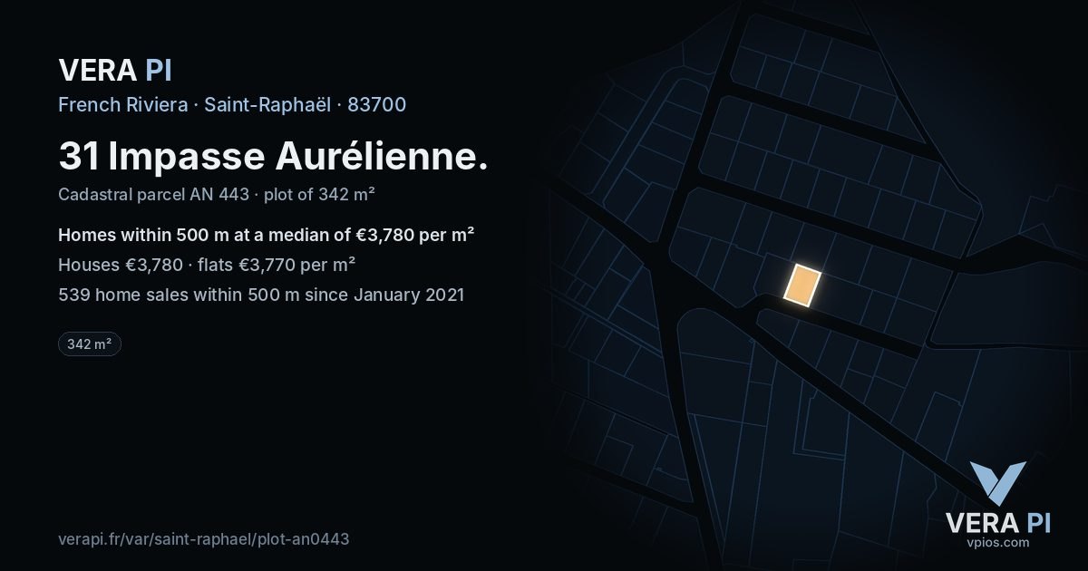 31 Impasse Aurélienne, Saint-Raphaël at night – the plot lit, the parcels around coloured by the prices near them